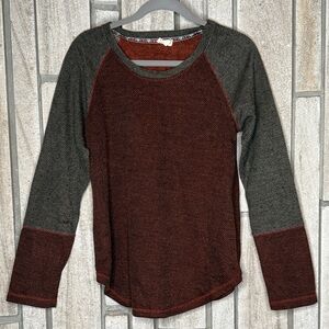 Hem & Thread Burgundy and Gray Crew Neck Sweater